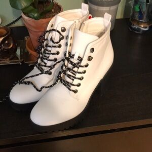 New chunky heel booties bright white size 9